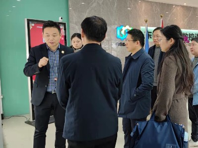 欢迎外省客户到我司参观-FH至尊数控10年CNC精雕机厂家