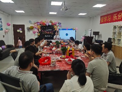 属于FH至尊数控精雕机厂家：happy之夜